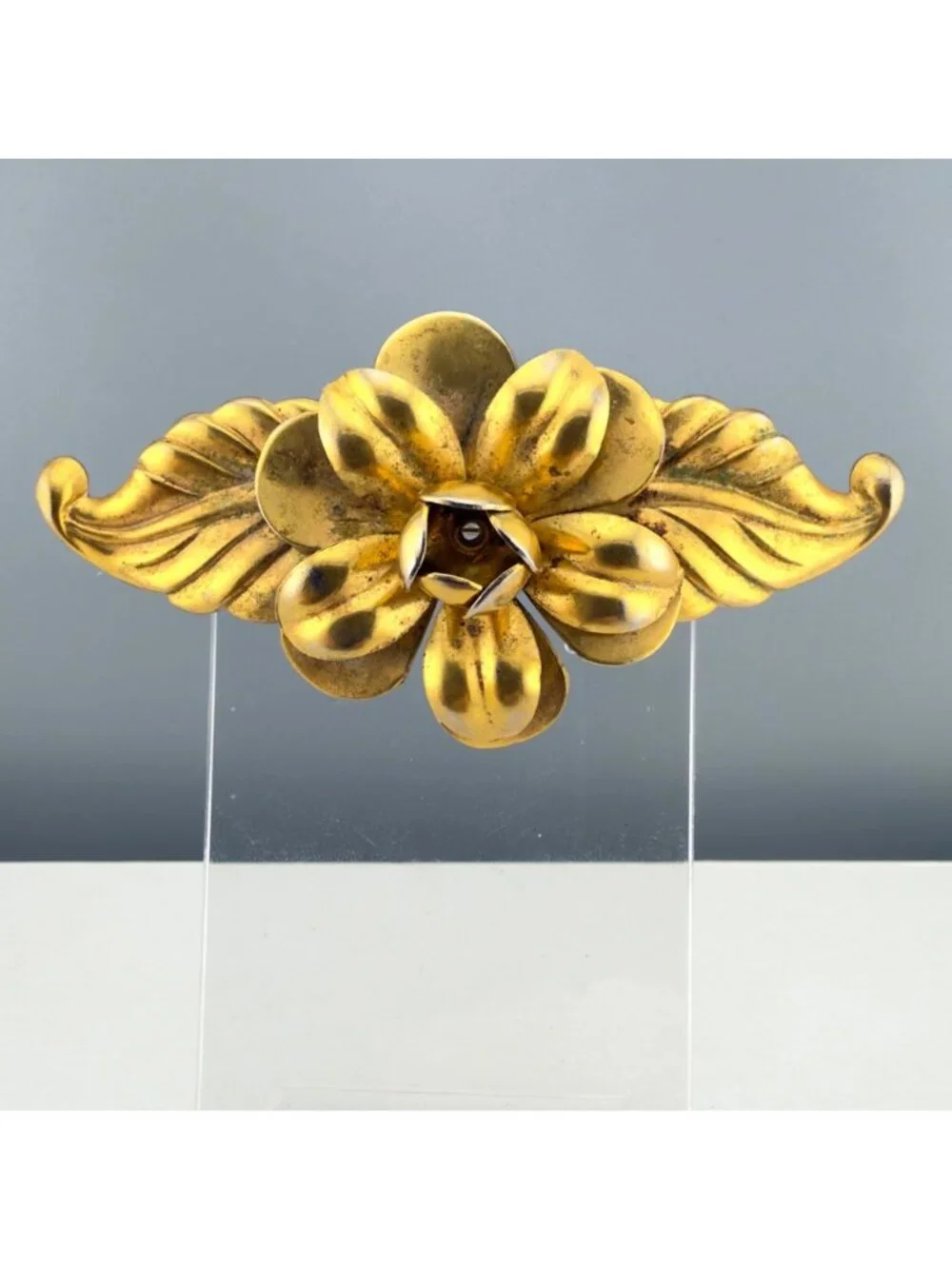Vintage Art Deco Floral Brooch Gold Tone Leaf Design 3